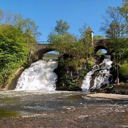 Au Bord De L'eau