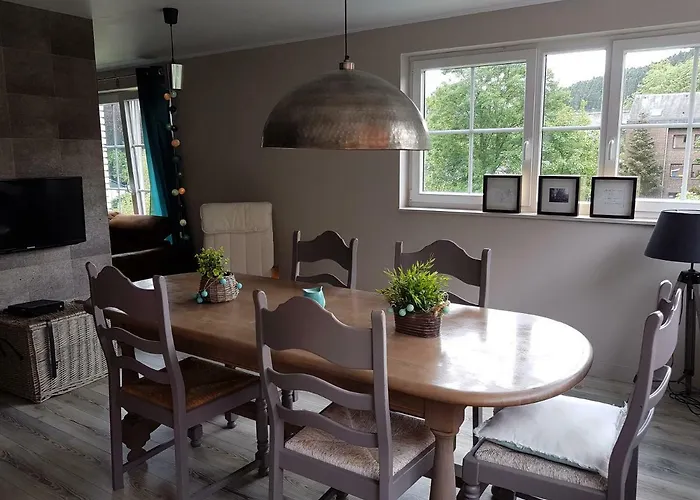 Au Bord De L'eau * טרואה פונטס